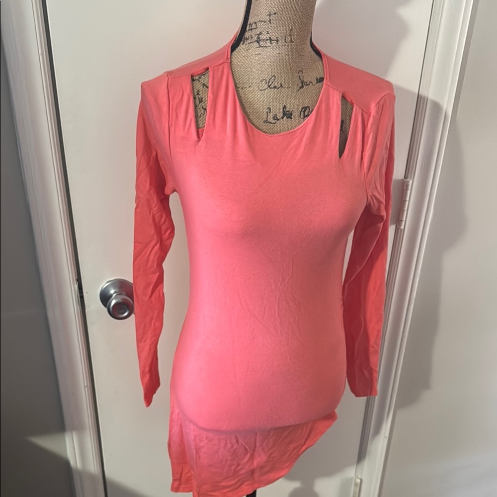 Stowaway Collection size small Women's Coral Long Sleeve Top